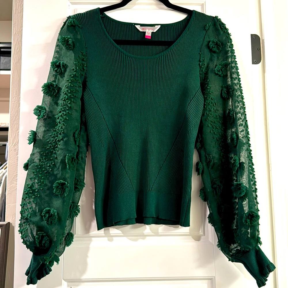 Green long sleeve top